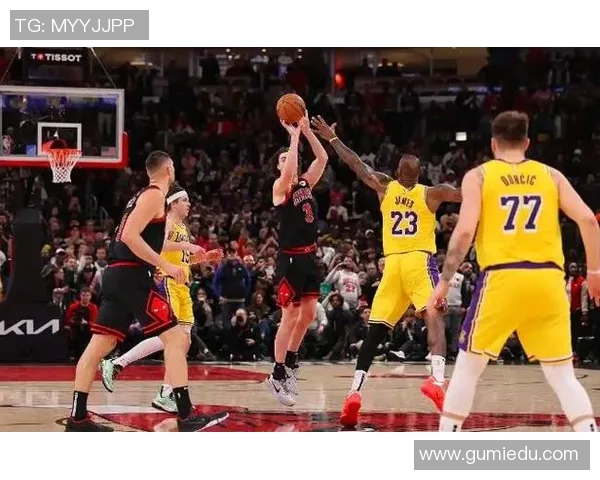 2009年湖人对阵公牛的经典对决回顾与精彩瞬间分析