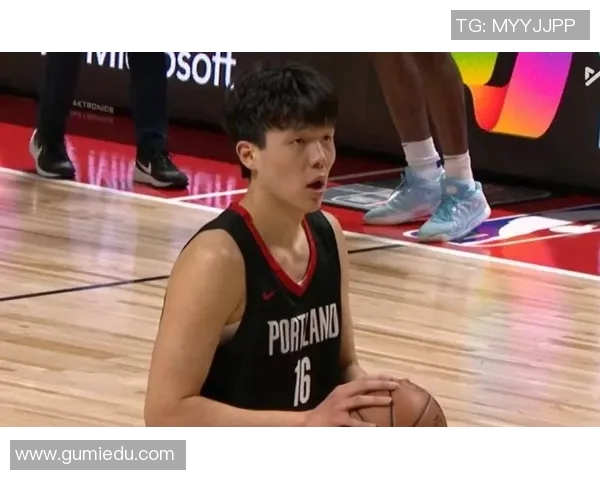 NBA常规赛：开拓者力克勇士，新秀杨瀚森首秀惊艳，团队配合显神威